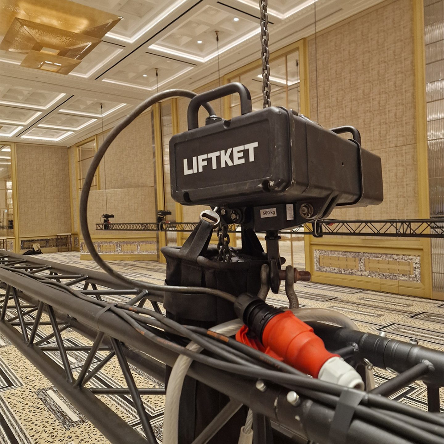 Liftket chain hoist lifting box truss beam at a live corporate event