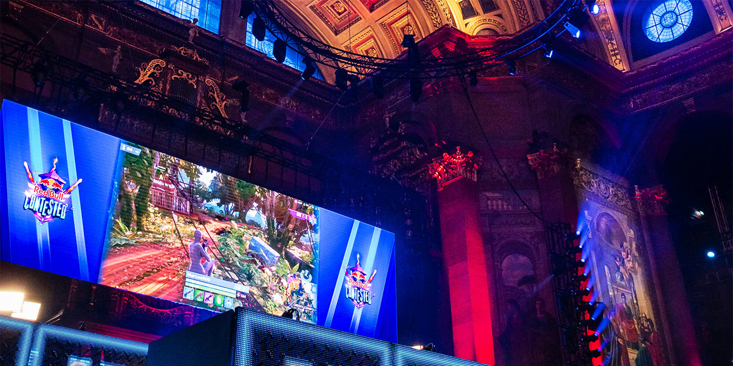 Truss circle and venue rigging at the Redbull Contested Fortnite Major in Edinburgh, UK